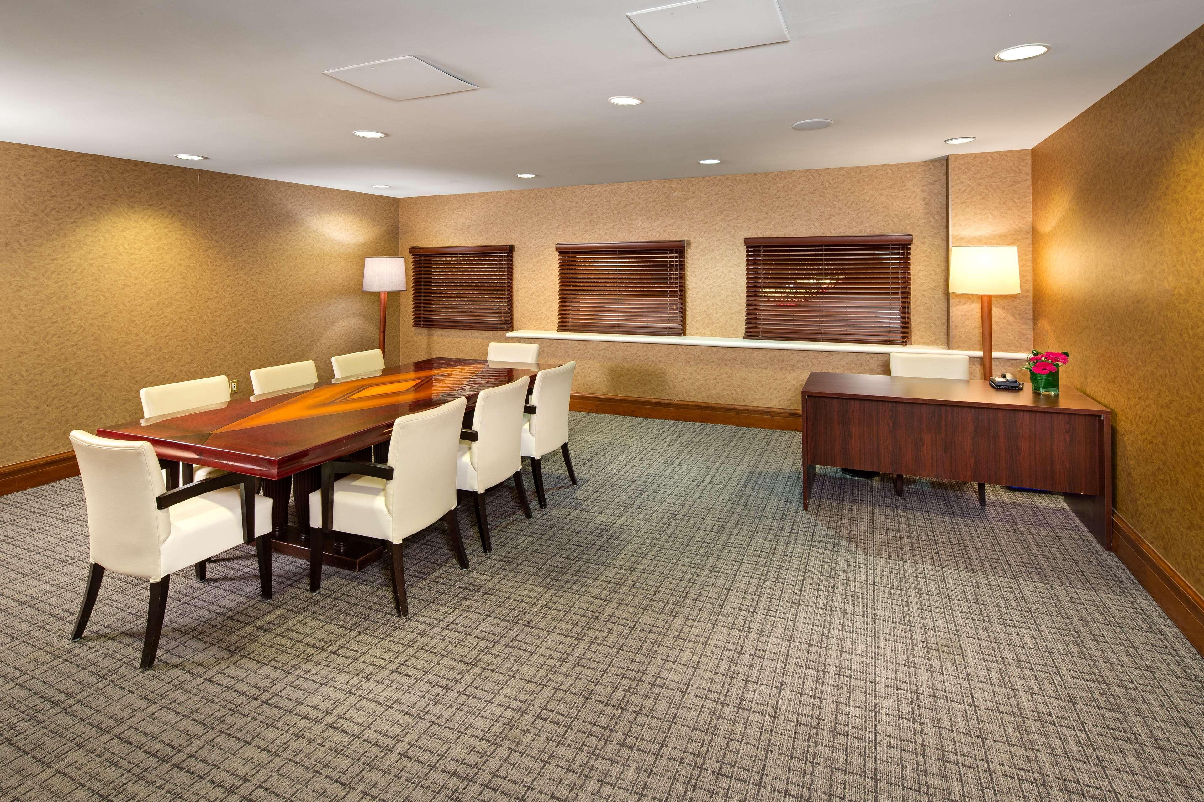 Hilton Lac-Leamy Гатино Екстериор снимка