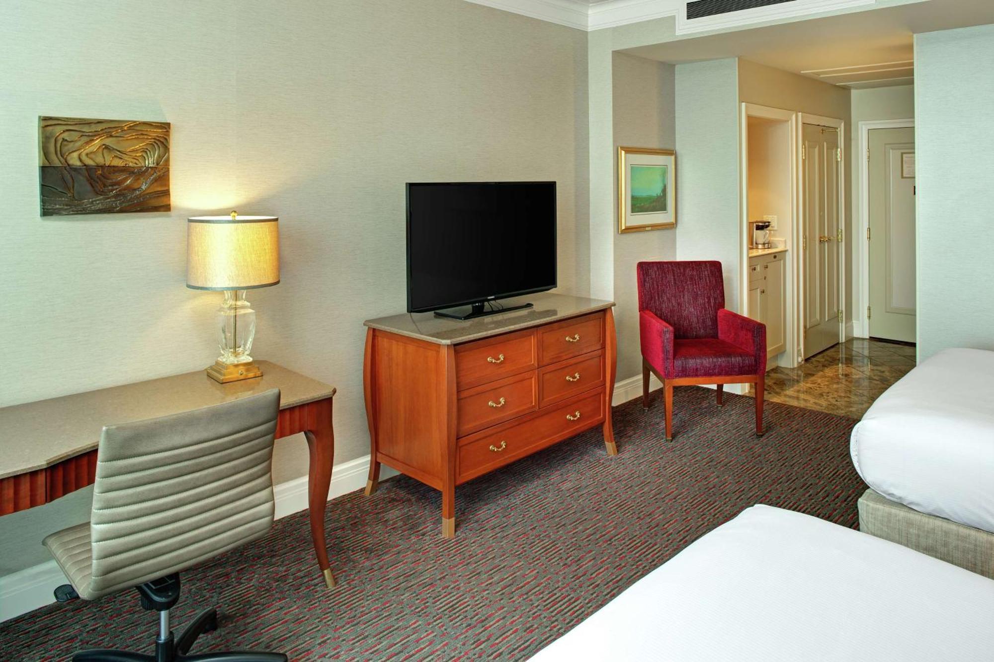 Hilton Lac-Leamy Гатино Екстериор снимка